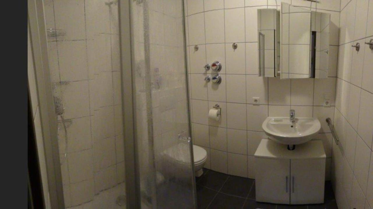 Schoene Einfache Ferienwohnung Mitten In Oldenburg Ngoại thất bức ảnh